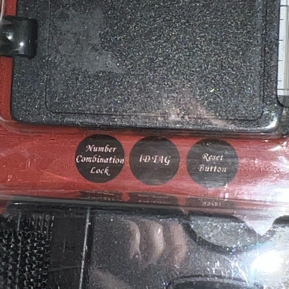 Travel Lock 🔒 - Picture 2 of 3